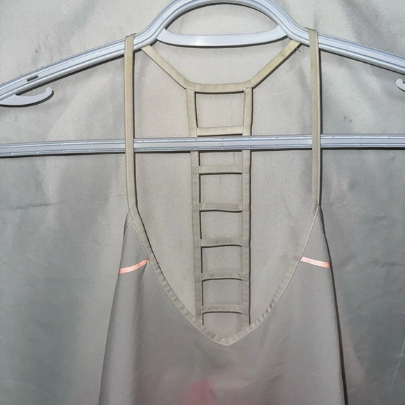 Lululemon Breezy Singlet tank Size 2 - Picture 4 of 8